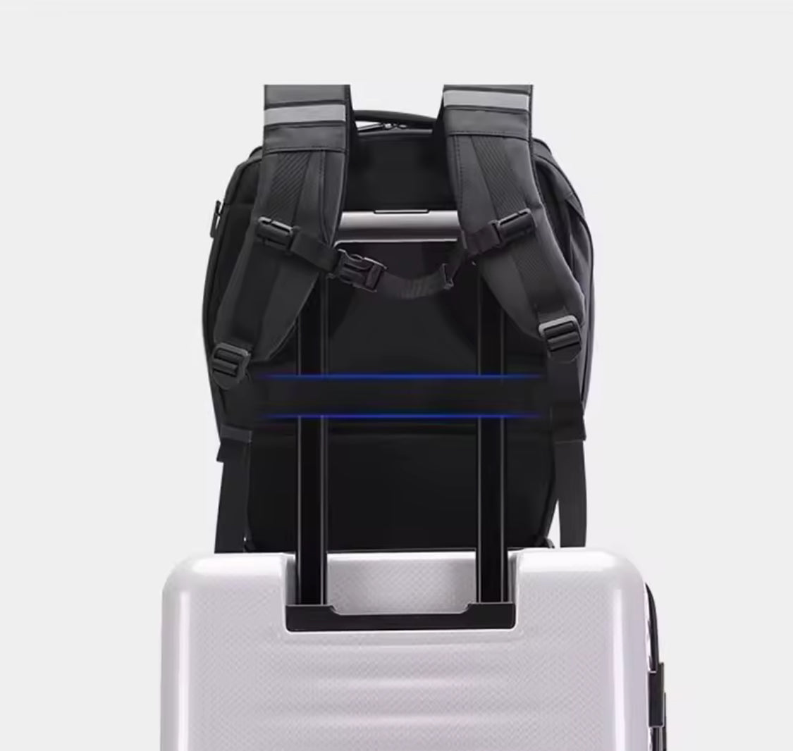 Mochila Eyes Ojos LED de Fibra de Carbono Impermeable – Gran Capacidad 27000